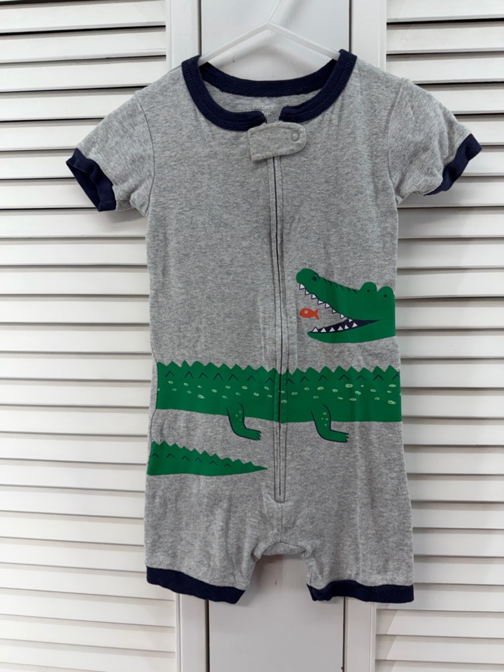 Carter's size 24M Gray One-Piece short sleepers zip up  pjs w/ Crocodile graphic